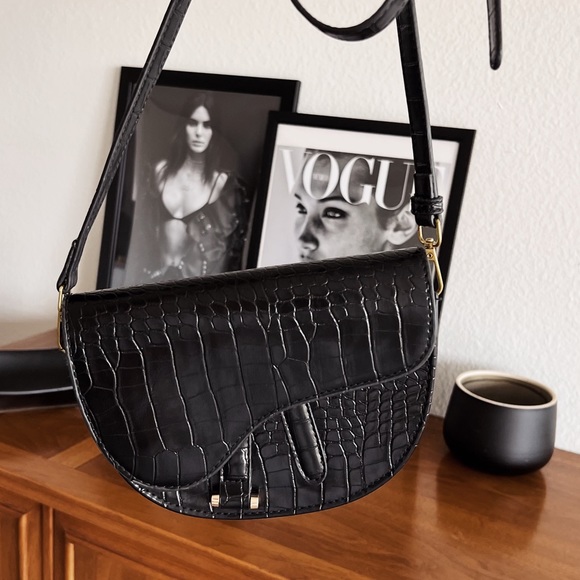 BLACK CROC TEXTURED SADDLE BAG #0261 - Picture 3 of 12
